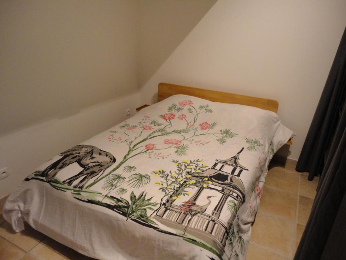 Joli Appartement Dans Village Calme En Provence Les Mées Екстериор снимка